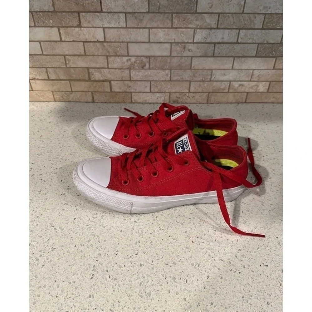 Converse red chuck taylors low top with lunarlon‎ BQ